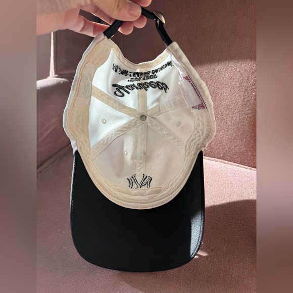 MLB Kids Baseball Cap – Korea Limited Edition, Rare Metal Ring Detail (4–7Y) - Picture 6 of 8